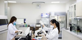 Jaki jest pierwszy krok procedury zarządzania ryzykiem?