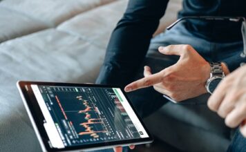 System S24 kontra gotowa spółka - analiza kosztów, ryzyka i korzyści w perspektywie długoterminowej